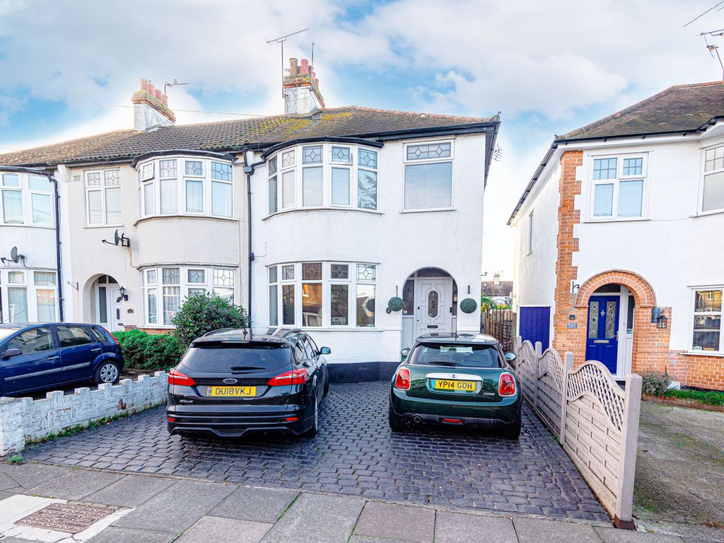 3 bed semidetached house for sale in Richmond Drive, WestcliffOnSea