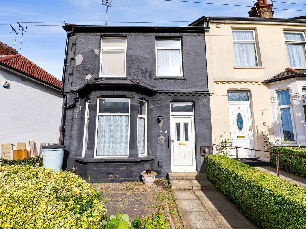 3 bed end terrace house for sale in Ruskin Road, Belvedere DA17, £