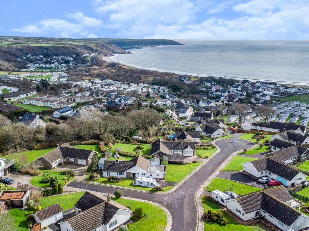 4 bed detached bungalow for sale in The Boarlands, Port Eynon, Gower