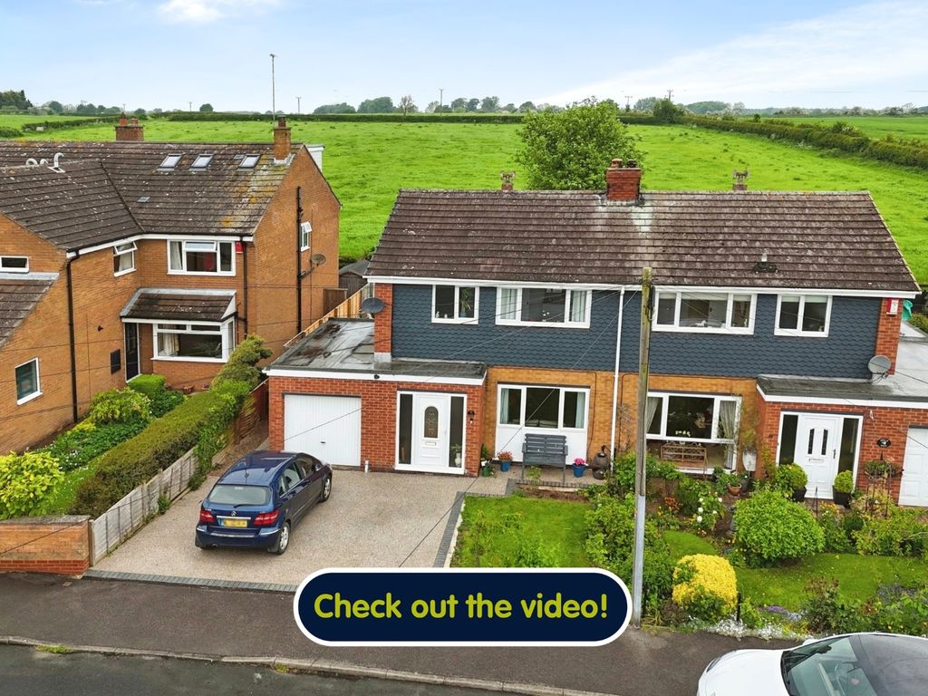 3 bed semidetached house for sale in Canada Drive, Beverley HU17, £