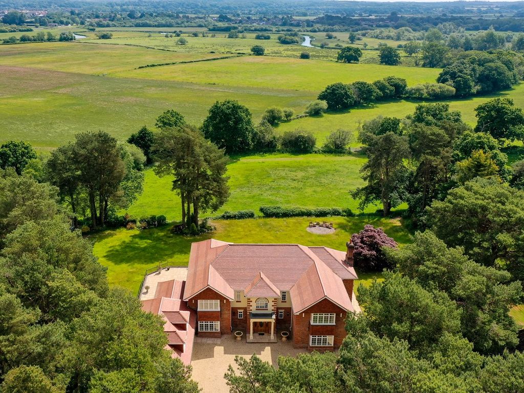 5 bed detached house for sale in Avon Castle, Ringwood BH24 Zoopla