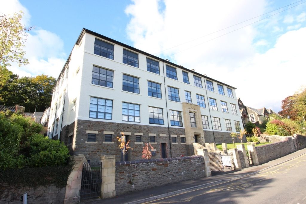 1 bed flat to rent in Pontypridd House, Tyfica Road, Graigwen