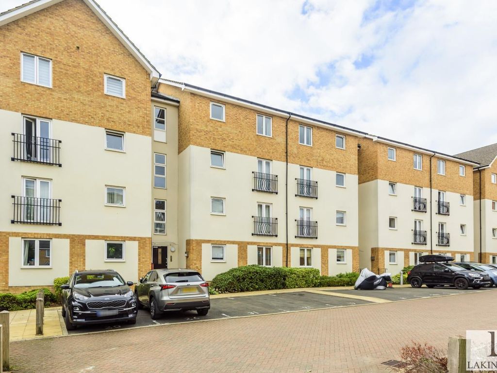 2 bed flat to rent in Itea Court, 1 Lindie Gardens, Uxbridge UB8, £