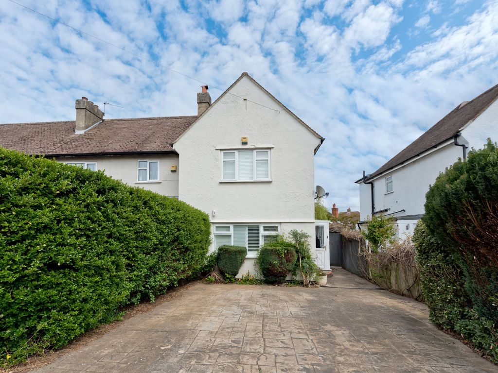 3 bed semidetached house for sale in Grange Road, Chessington KT9, £