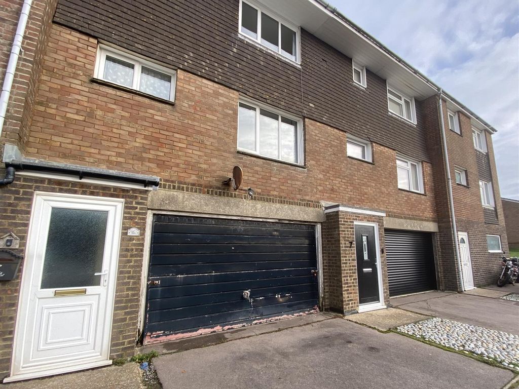 2 bed terraced house to rent in Ditchling Drive, Hastings TN35, £1,250