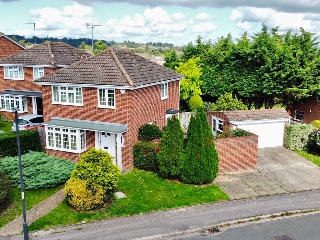 3 bed detached house for sale in Whitchurch Close, Maidenhead SL6, £