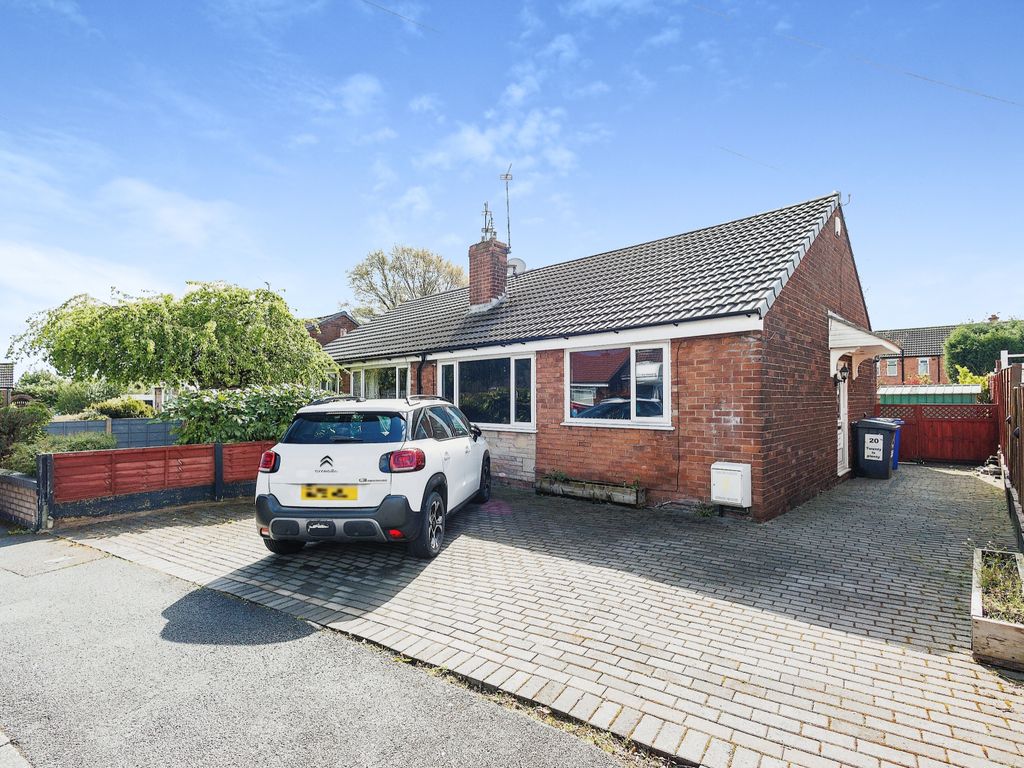 2 bed bungalow for sale in Statham Close, Denton, Manchester, Greater
