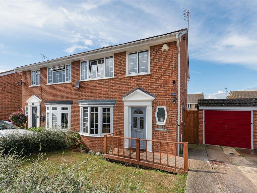 3 bed semidetached house for sale in Caroline Close, Seasalter