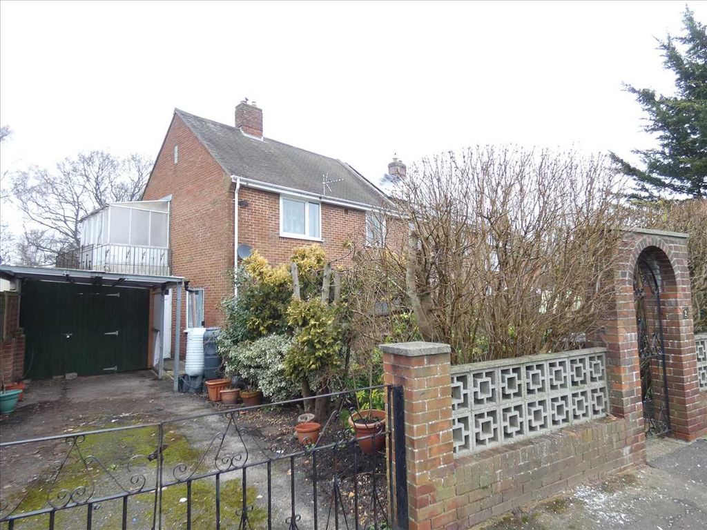 3 bed semidetached house for sale in Berrans Avenue, Kinson