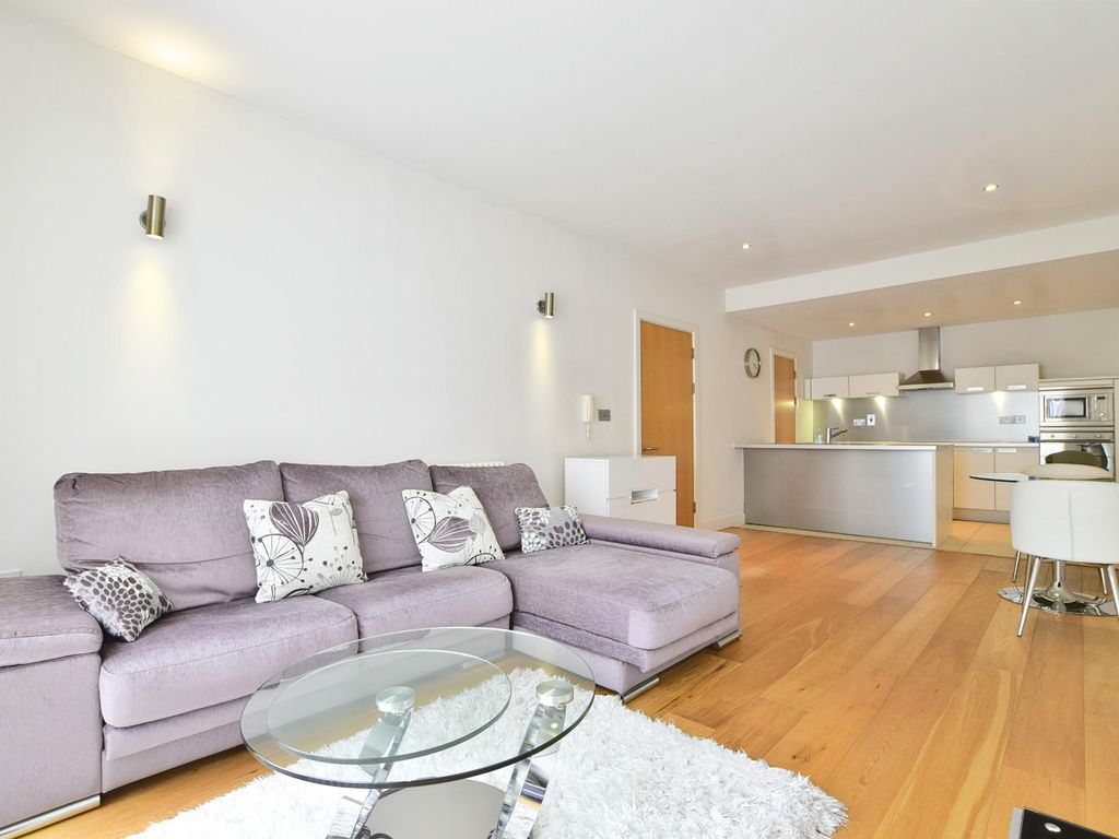 2 bed flat for sale in Green Lane, Wilmslow, Cheshire SK9 Zoopla