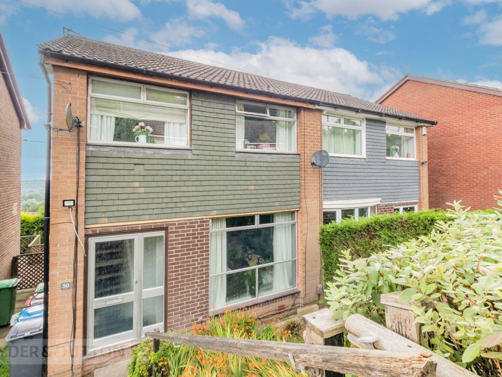 3 bed semidetached house for sale in Dovecote Lane, Springhead