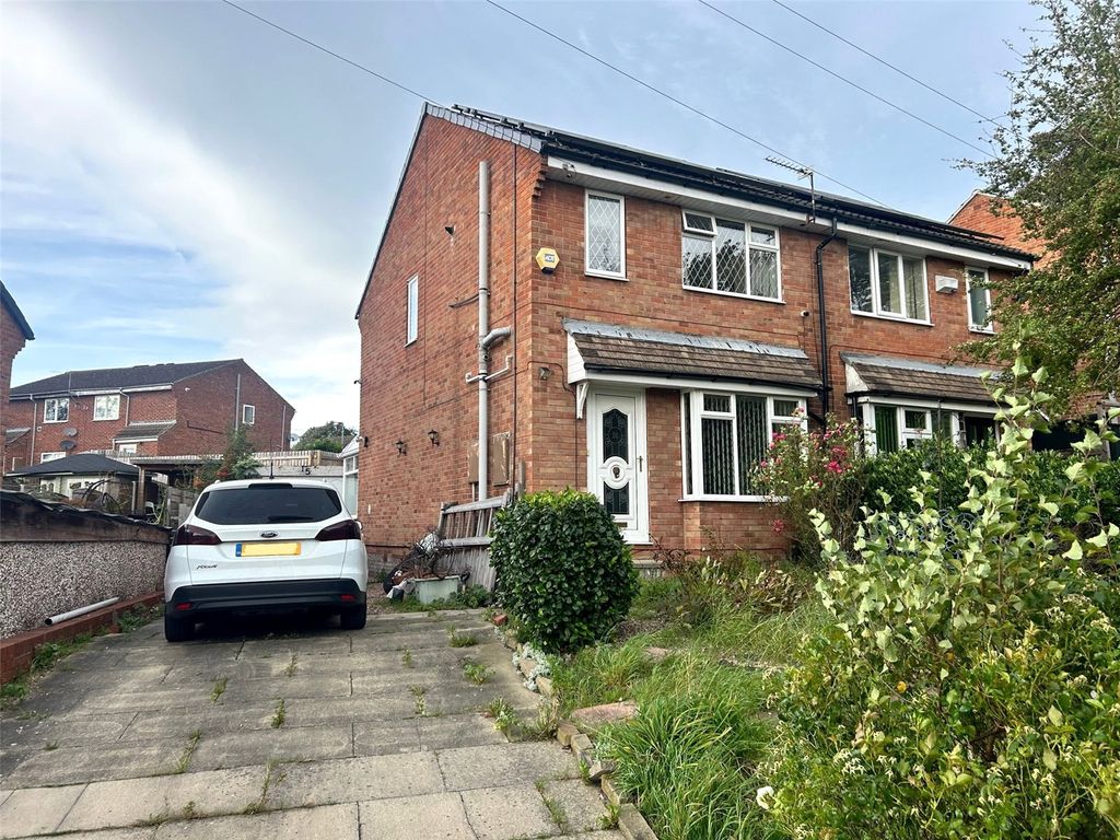 3 bed semidetached house for sale in Aspen Close, Wakefield, West