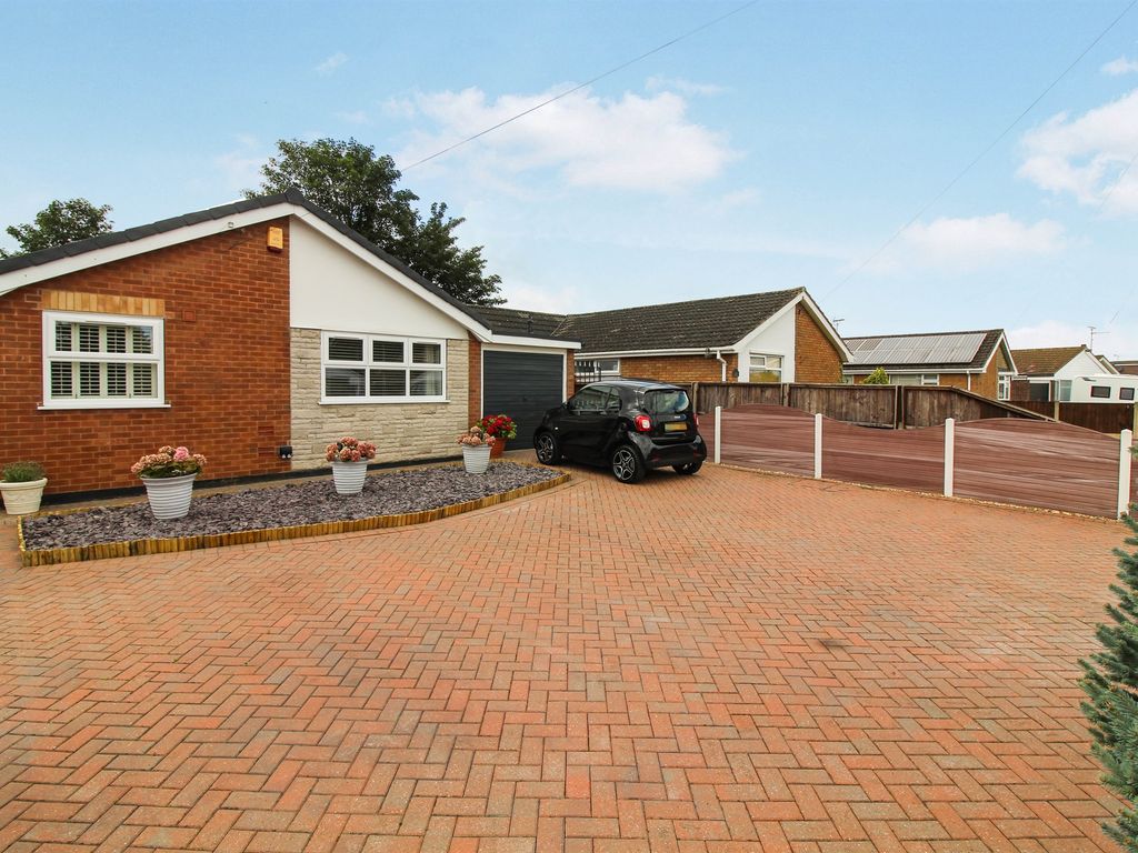 2 bed detached bungalow for sale in Overdale Avenue, SuttonInAshfield