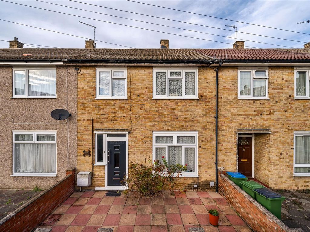 3 bed terraced house for sale in Boxgrove Road, London SE2, £390,000