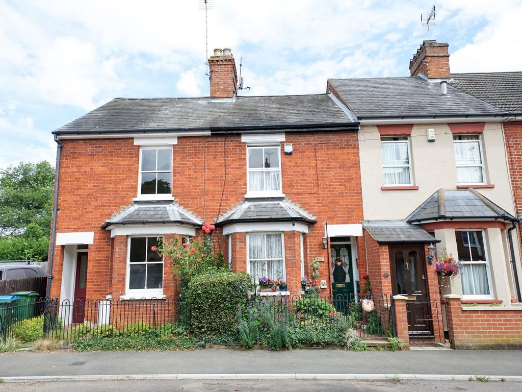 2 bed terraced house for sale in Rothschild Road, Wing, Leighton