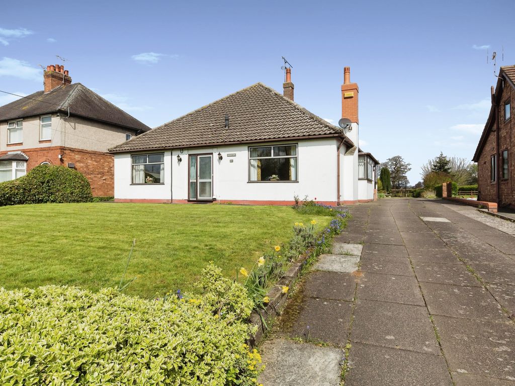 3 bed detached bungalow for sale in Cheerbrook Road, Willaston