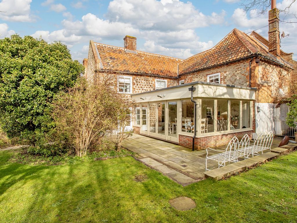 5 bed link detached house for sale in Beach Lane, Weybourne, Holt NR25