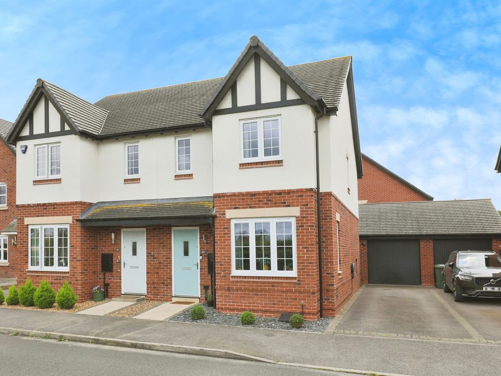 3 bed semidetached house for sale in Hutton Road, Warwick