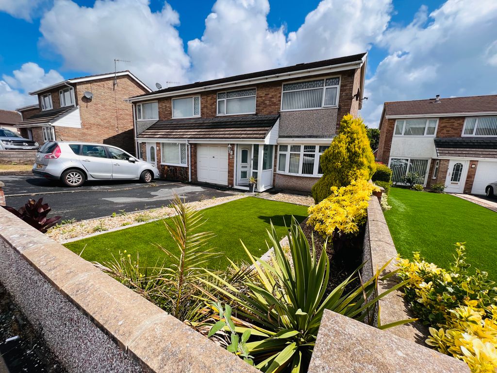 3 bed semidetached house for sale in Brynheulog, Llanelli SA14 Zoopla