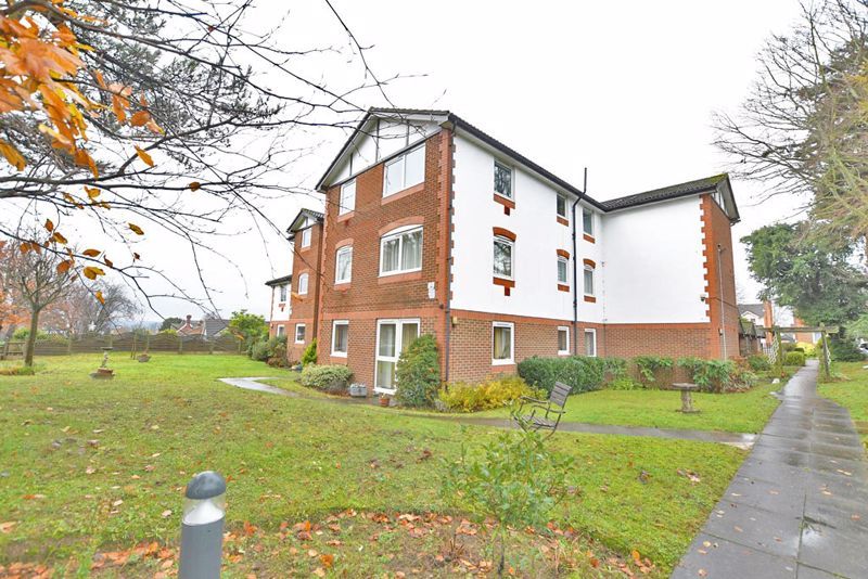 2 bed property for sale in St. Lukes Avenue, Maidstone ME14, £190,000