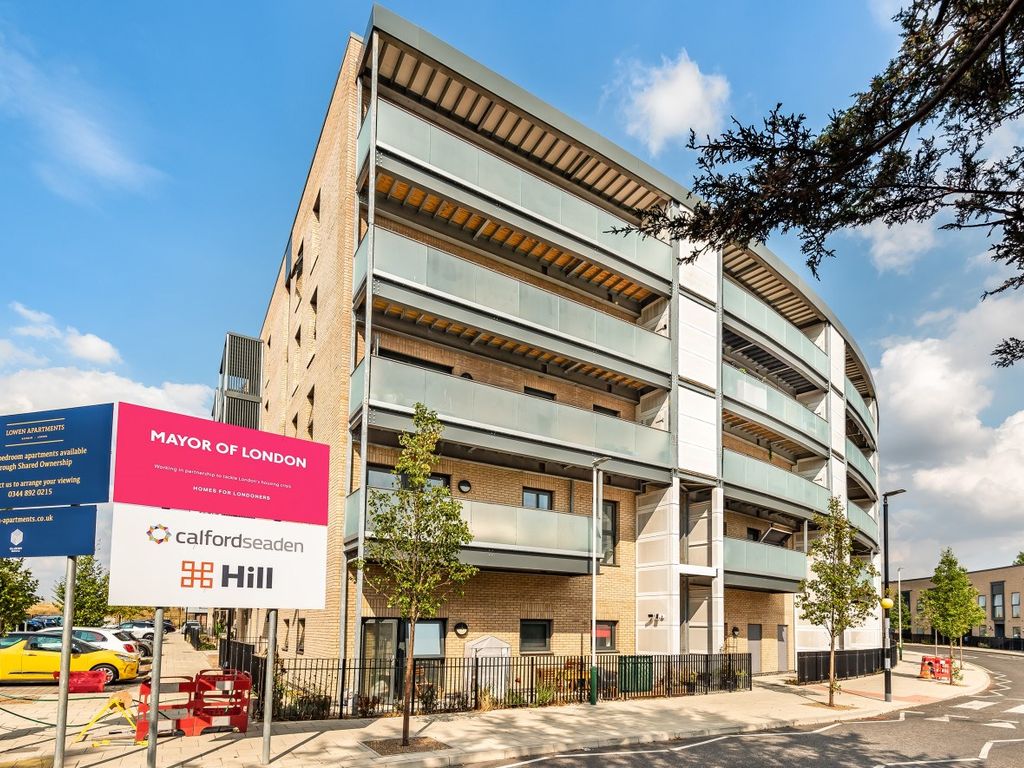 2 bed flat for sale in Blueberry Court, Holmeoak Avenue, Rainham RM13