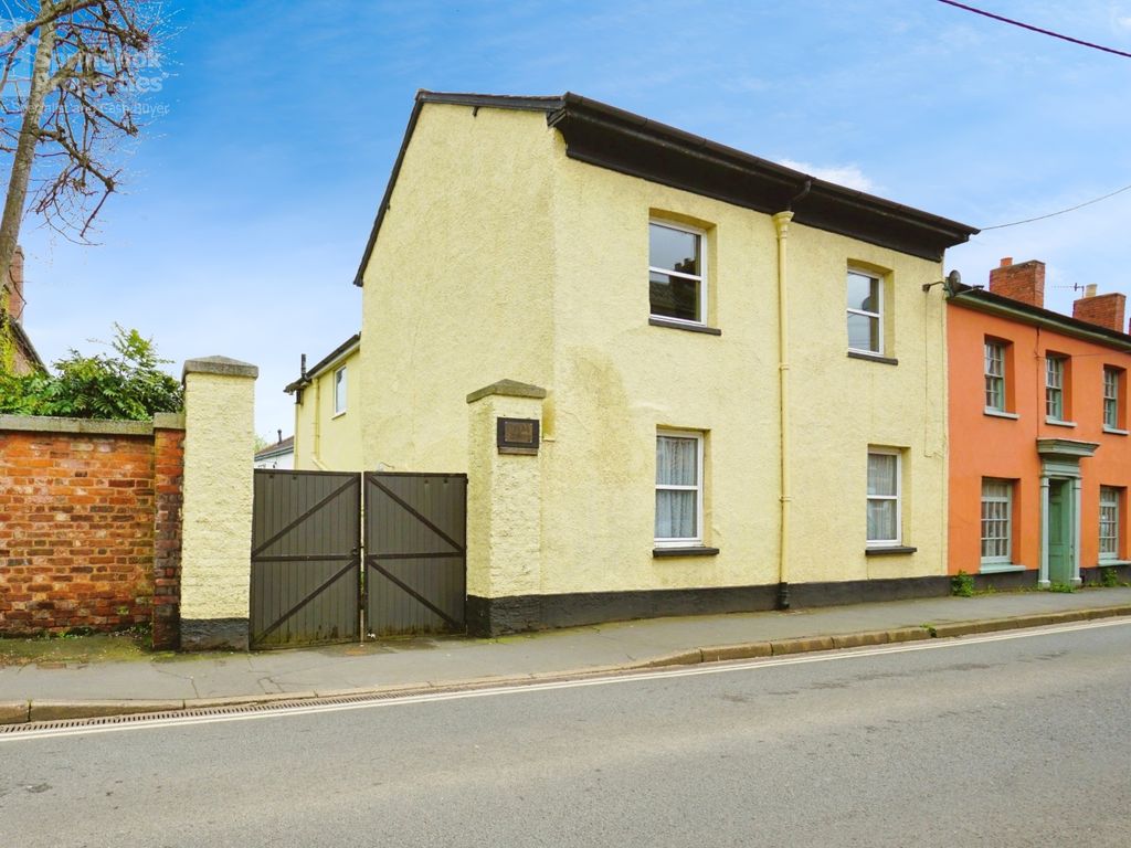 4 bed semidetached house for sale in East Street, Crediton, Crediton