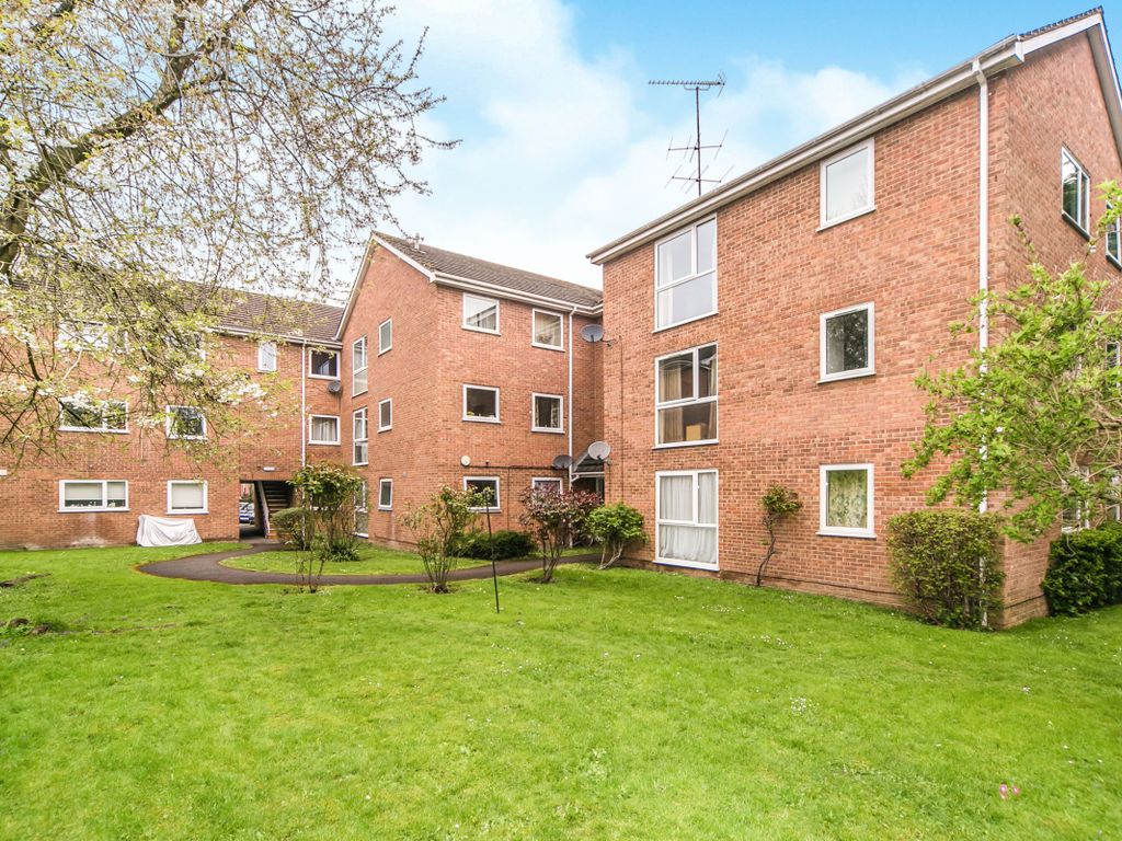 2 bed flat to rent in Epping Close, Reading RG1 Zoopla