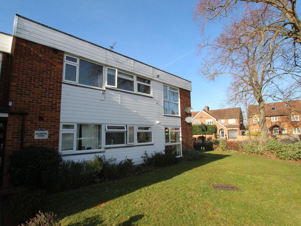 Studio for sale in Manygate Lane, Shepperton TW17, £190,000 Zoopla