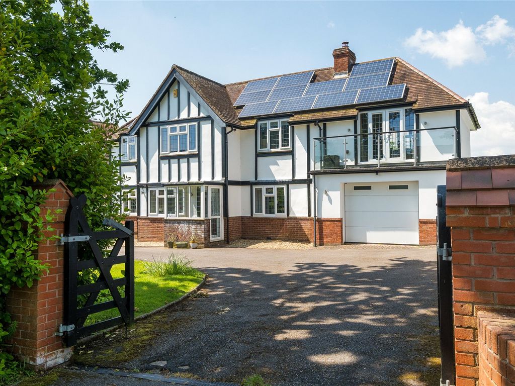 5 bed detached house for sale in Marley Road, Exmouth, Devon EX8, £