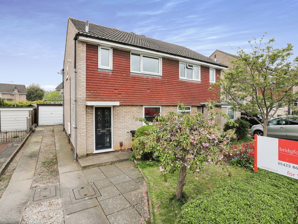 3 bed semidetached house for sale in Bransdale Grove, Knaresborough