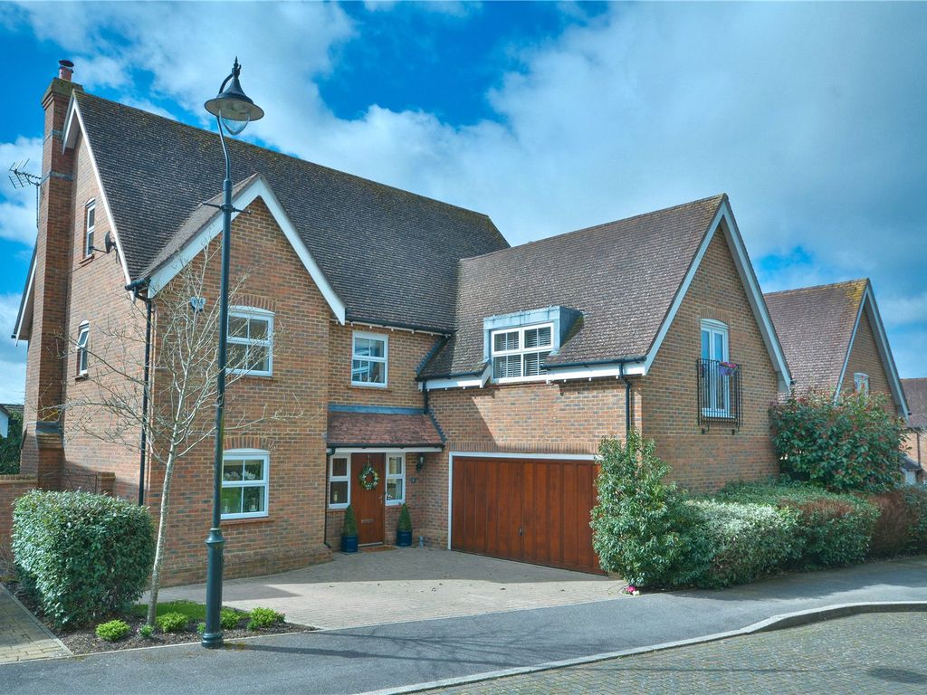 5 bed detached house for sale in Drovers Lane, Pulborough, West Sussex