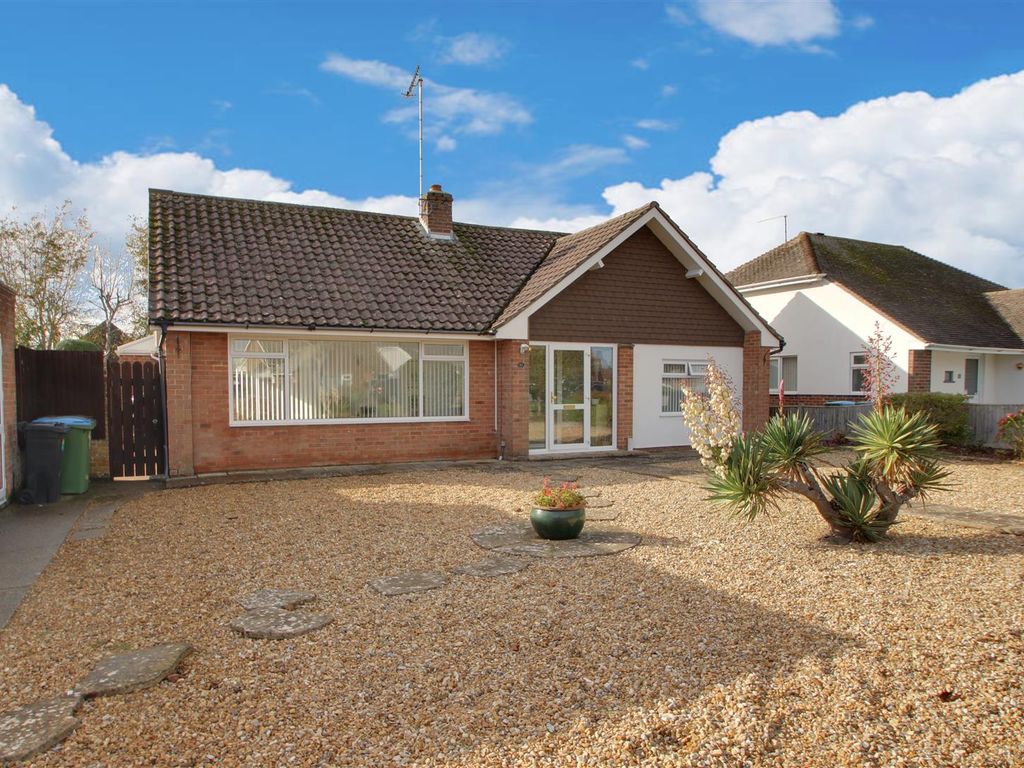 2 bed detached bungalow for sale in Singleton Crescent, Ferring