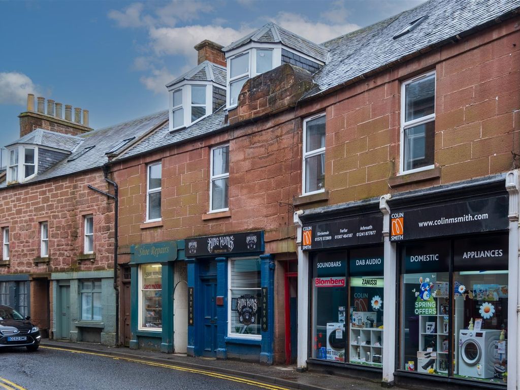 4 bed flat for sale in Glengate, Kirriemuir DD8, £135,000 Zoopla