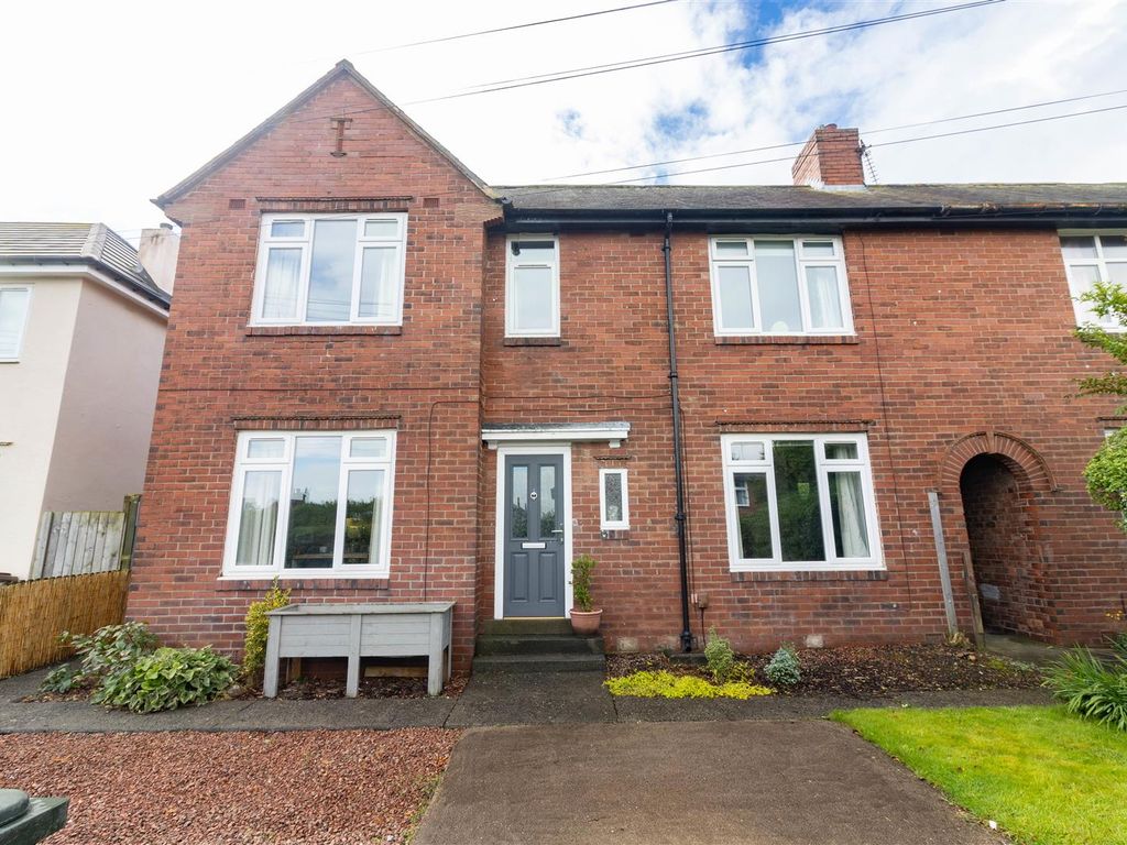 4 bed semidetached house for sale in Elmsford Grove, Longbenton