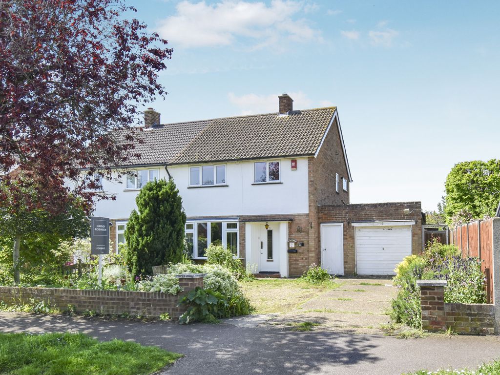 3 bed semidetached house for sale in Cambridge Gardens, Langford