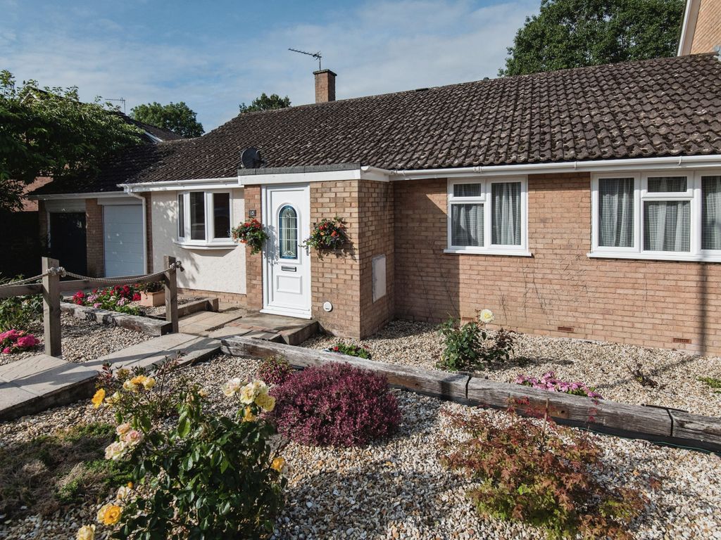 3 bed bungalow for sale in Willowdale Close, Honiton EX14 Zoopla