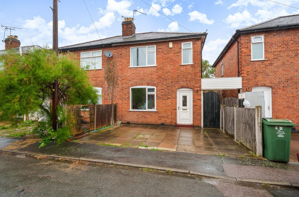 3 bed semidetached house for sale in Lawn Avenue, Birstall, Leicester