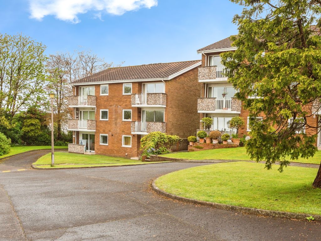 2 bed flat for sale in Groves Avenue, Langland, Swansea SA3, £235,000 Zoopla