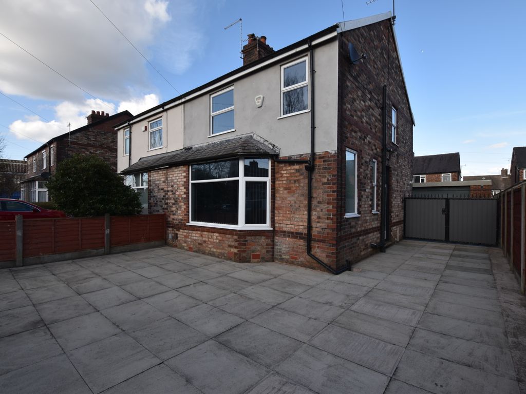 3 bed semidetached house to rent in Rake Lane, Swinton, Manchester M27