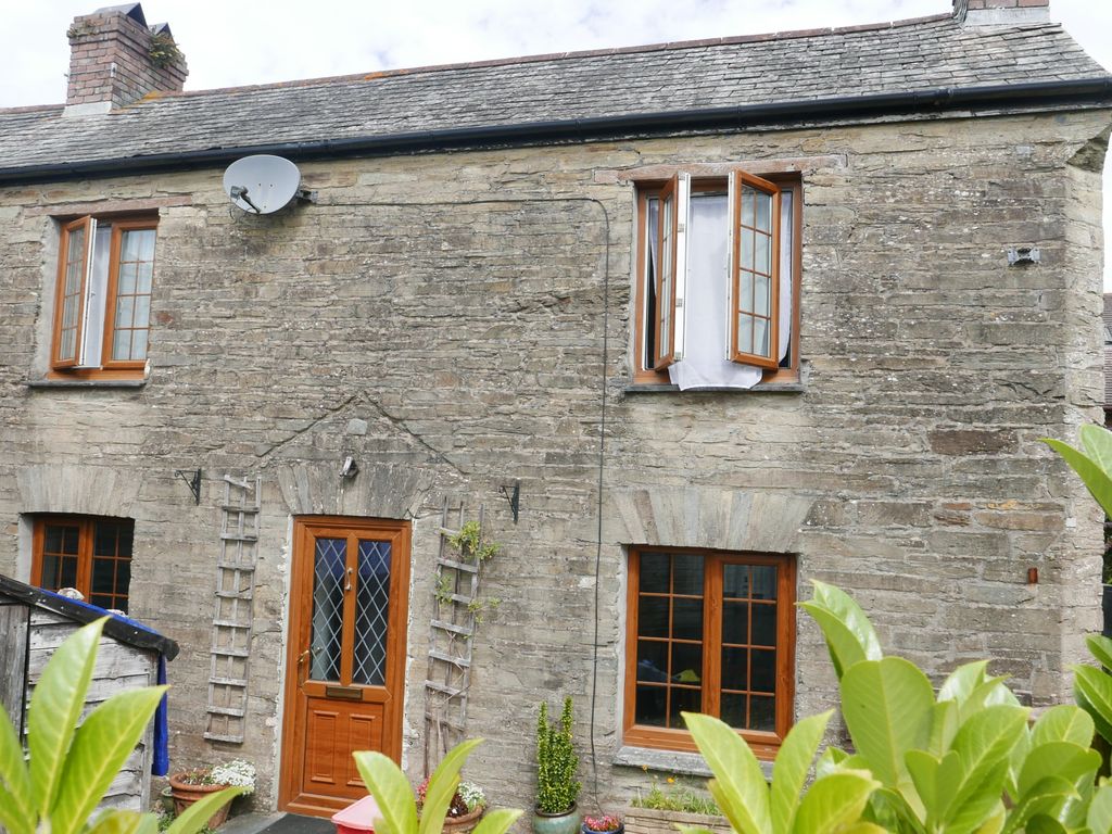 2 bed cottage for sale in Plymouth Road, Liskeard, Cornwall PL14, £