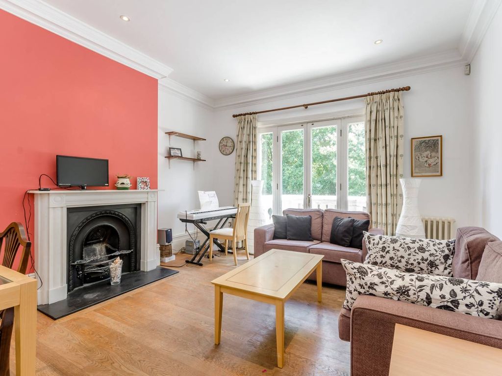 Albert Bridge Road, Battersea, London SW11  