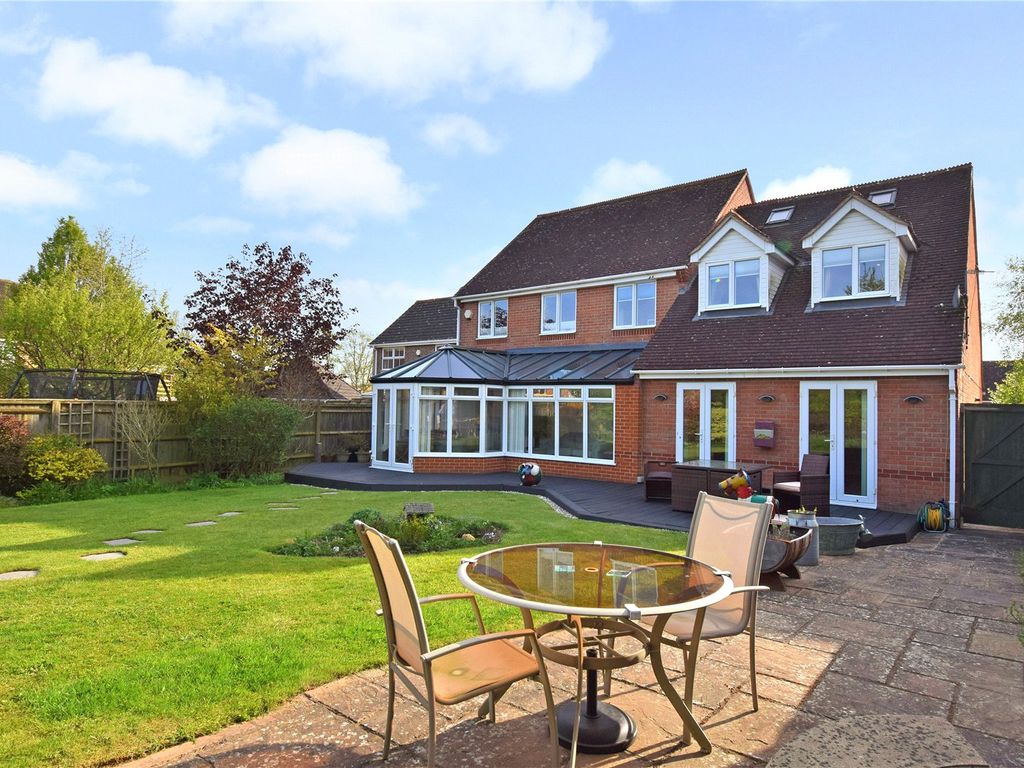 4 bed detached house for sale in Cowslip Crescent, Thatcham, Berkshire