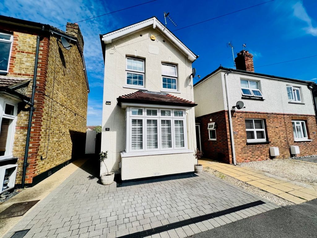3 bed detached house for sale in Park Avenue, Egham, Surrey TW20 Zoopla