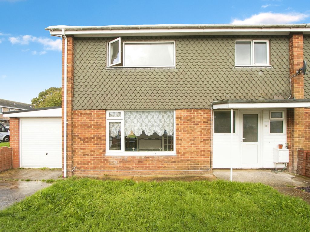 4 bed end terrace house for sale in Millfield, Creekmoor, Poole, Dorset