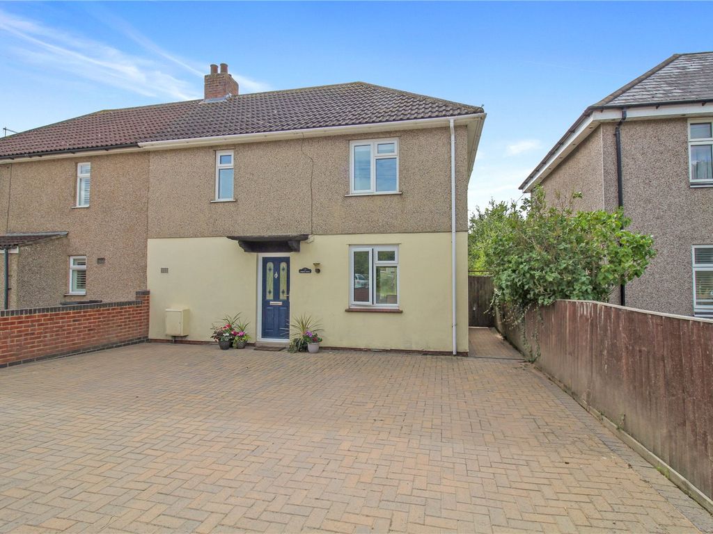 3 bed semidetached house for sale in Ermin Street, Blunsdon, Swindon
