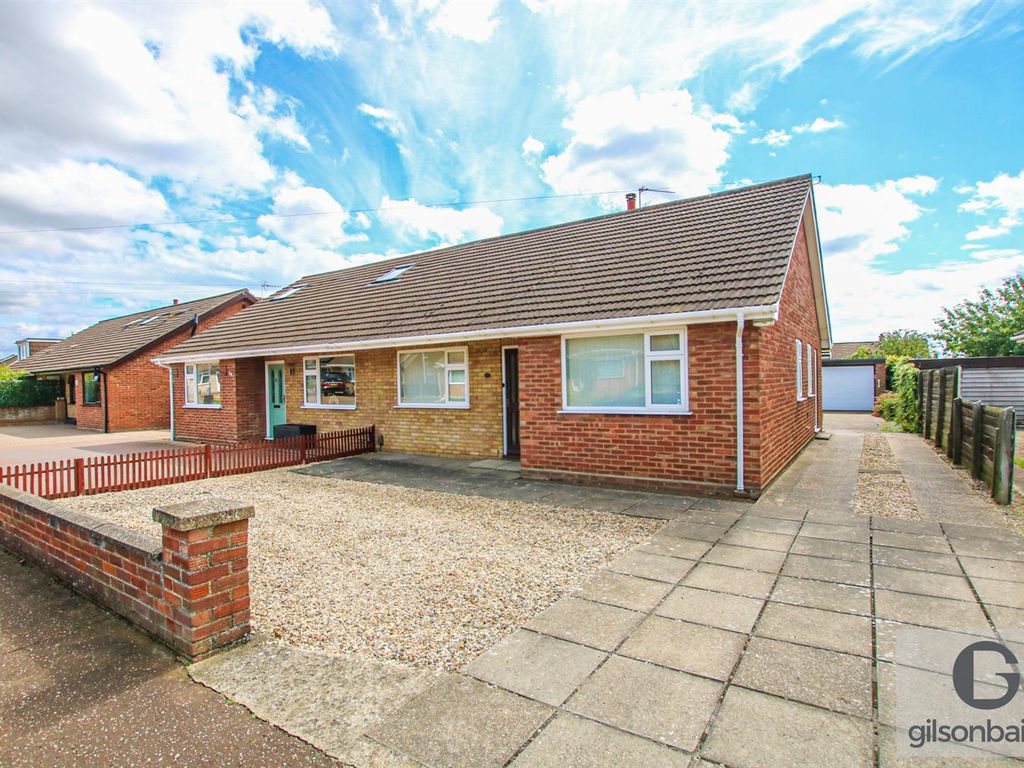 2 bed semidetached bungalow for sale in Berrington Road, Hellesdon
