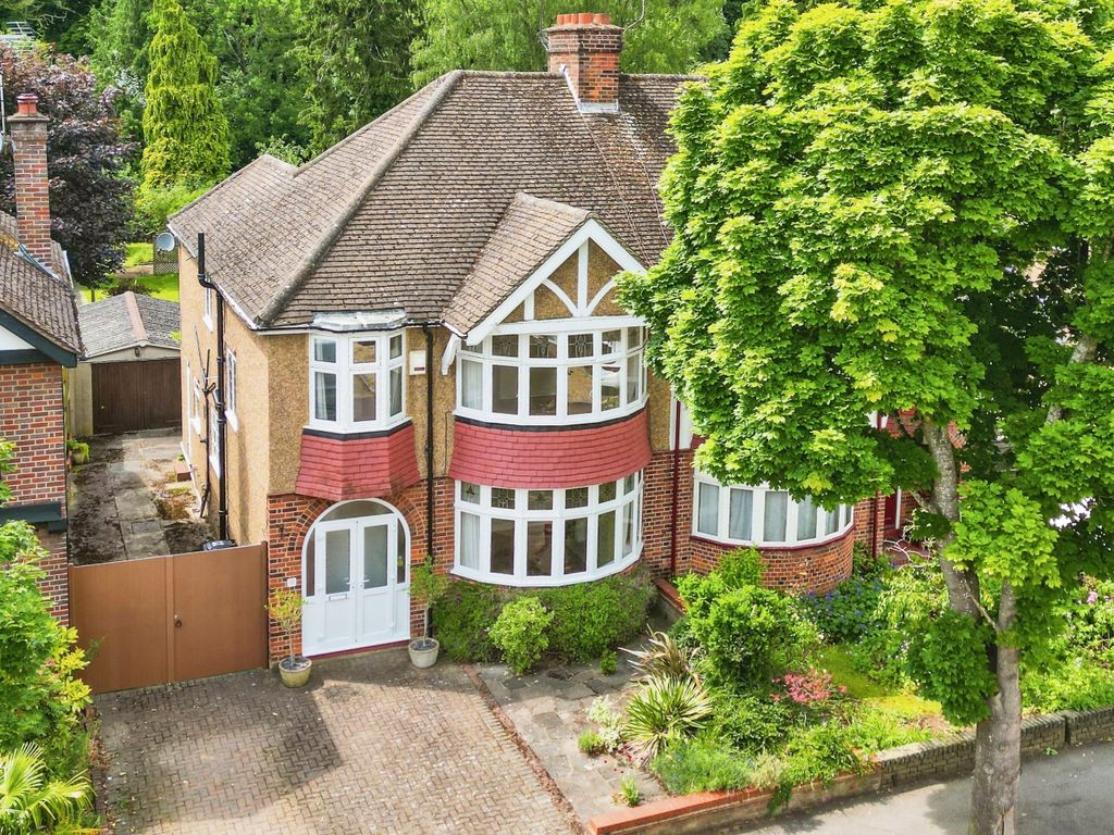 4 bed semidetached house for sale in Gade Avenue, Watford WD18, £