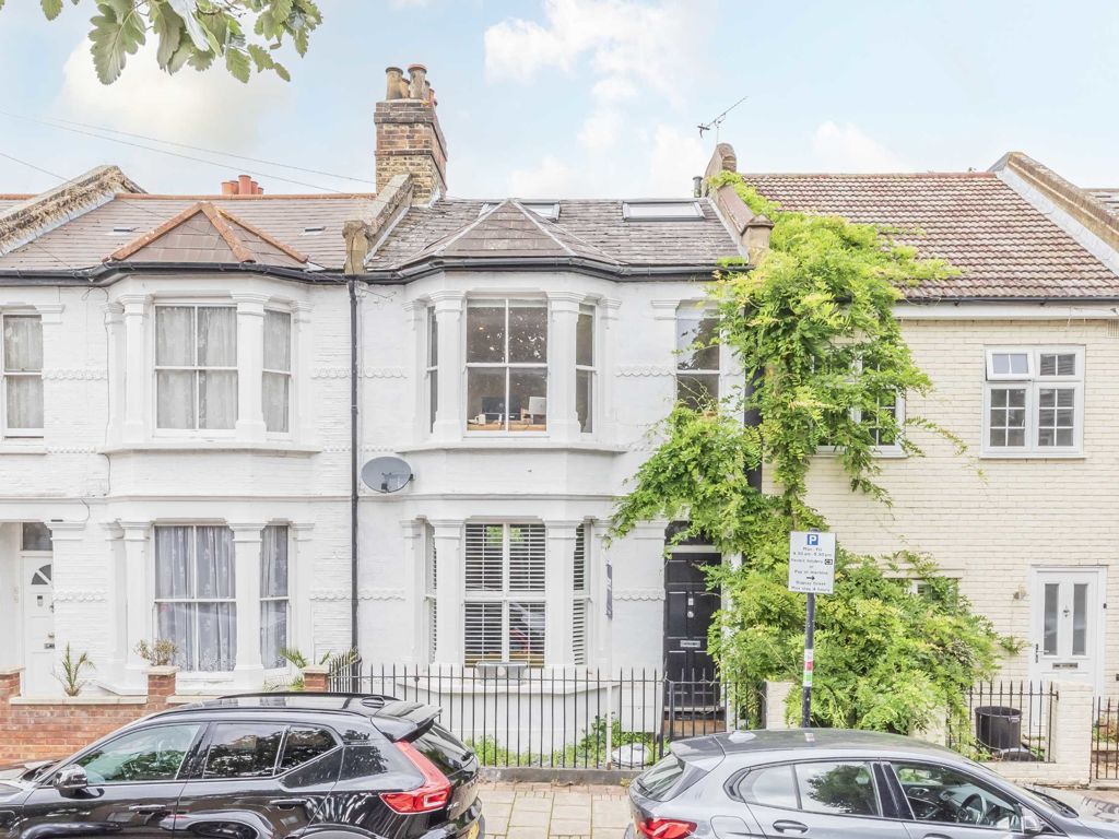 4 bed property for sale in Eversleigh Road, London SW11, £1,100,000