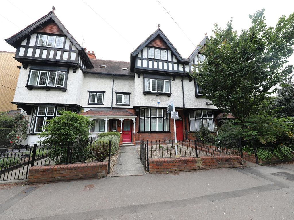7 bed semidetached house for sale in Westbourne Avenue, Princes Avenue