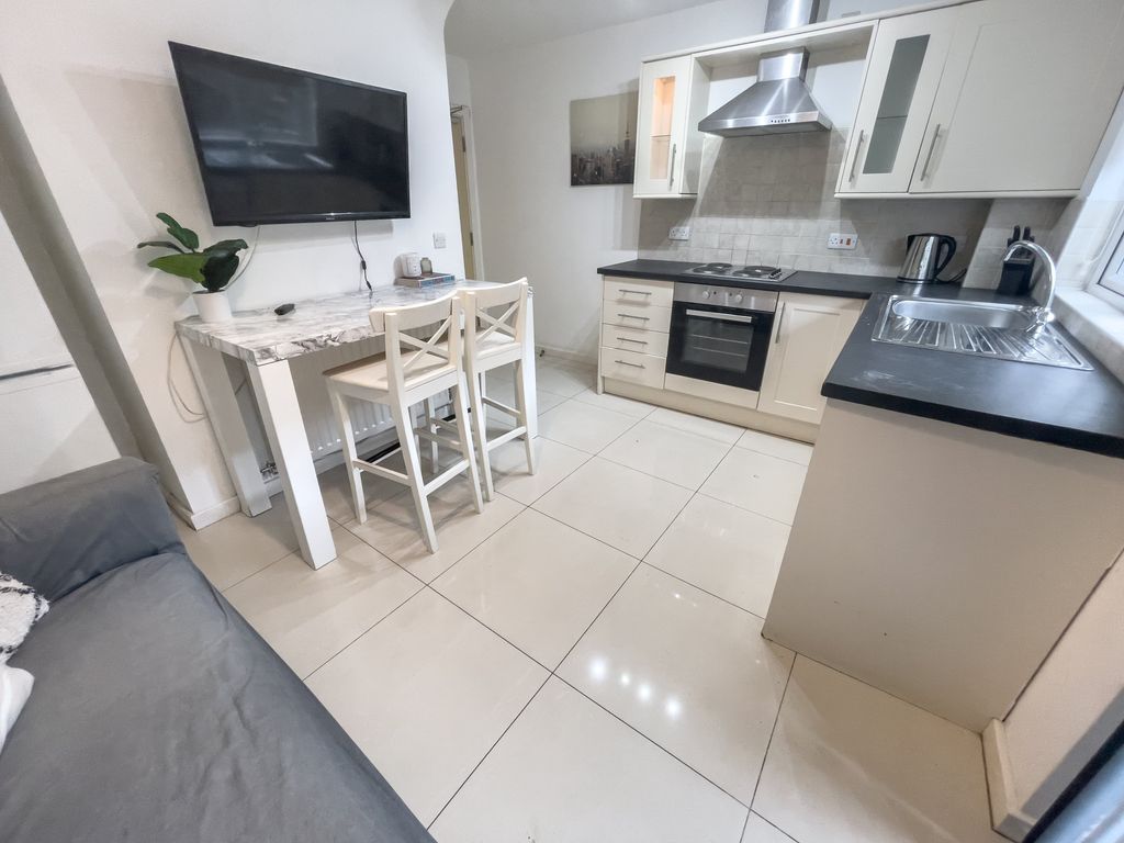 5 bed property to rent in Thomas Winder Court, Sterling Way, Kirkdale